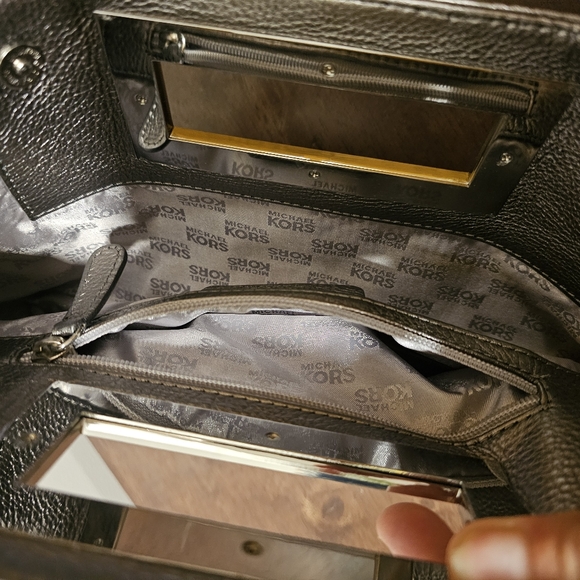 Michael kors metallic grey leather top handle frame clutch - Picture 4 of 5